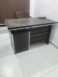 office Table clusters chair