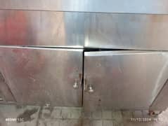 salad bar counter