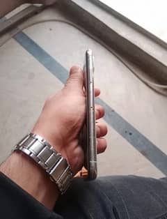 I phone xs (64gb) Factory Unlock Non pta 10/10 condition