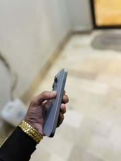 I am selling my iphone 15pro 128gb 100 battery health