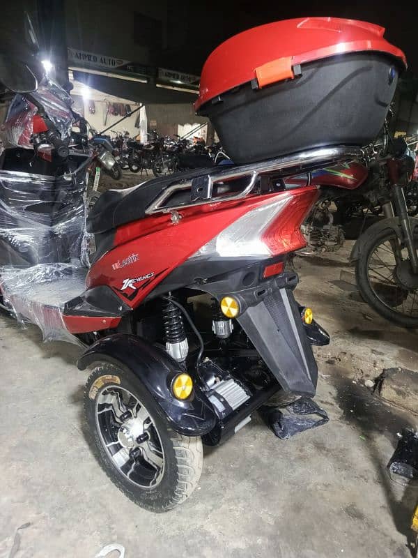 united scooters,electronic scooters,49cc scooties available 14