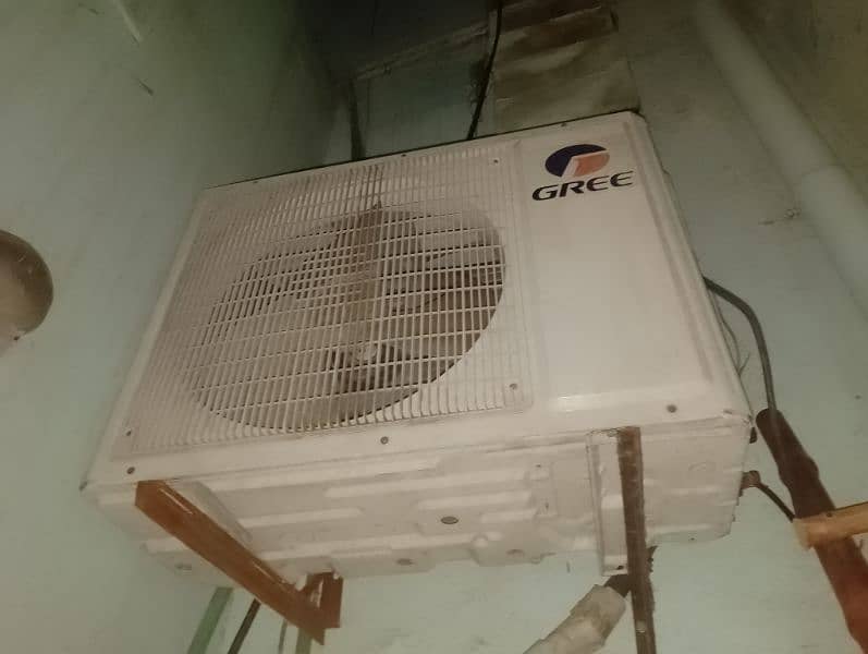 gree 2 ton non inverter excellent condition 4