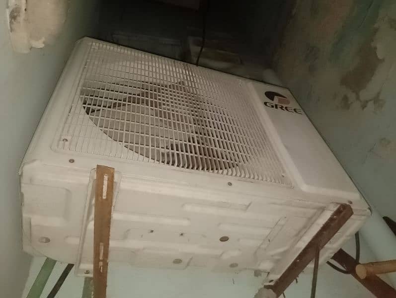 gree 2 ton non inverter excellent condition 5