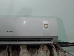 gree 2 ton ac excellent condition chill cooling karta hai bilkul ok ha