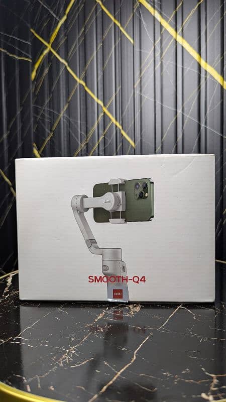 Smooth Q4 gimble just box open 4