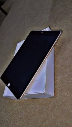 Ipad 8 generation 10inch - 32GB With Box