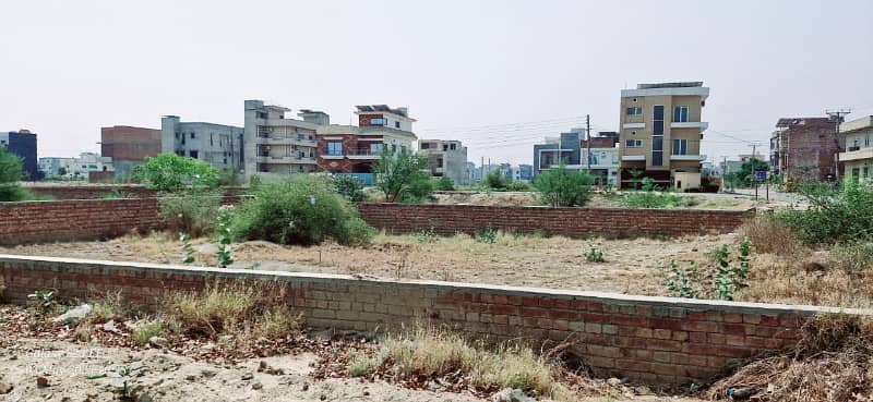 Prime Location 10 Marla Residential Plot Near Park Mosque and Commercial Market for Sale in M Block LDA Avenue 1 Lahore 26