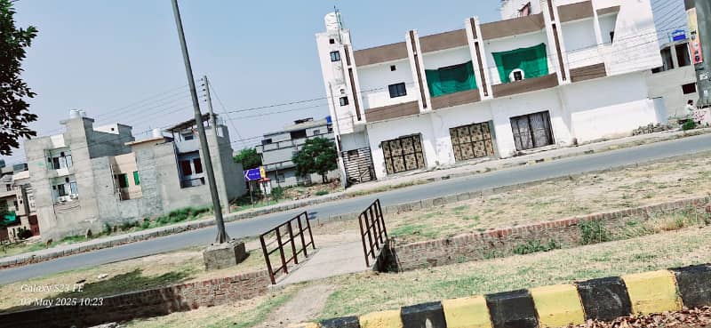 Prime Location 10 Marla Residential Plot Near Park Mosque and Commercial Market for Sale in M Block LDA Avenue 1 Lahore 27
