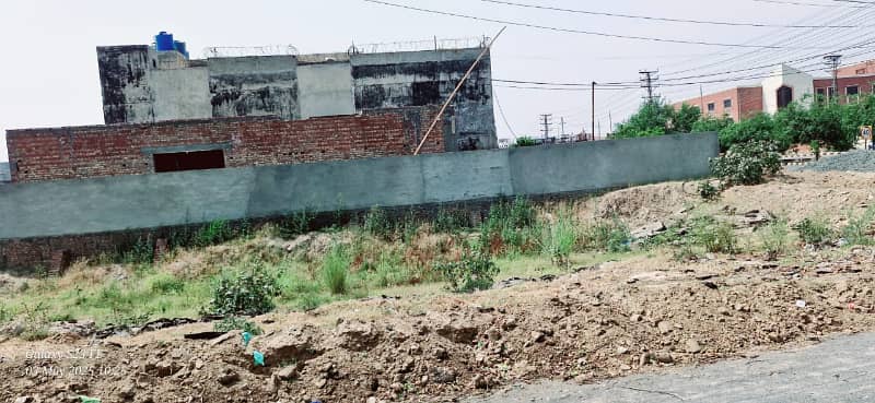 Prime Location 10 Marla Residential Plot Near Park Mosque and Commercial Market for Sale in M Block LDA Avenue 1 Lahore 32