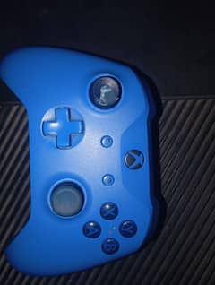 XBOX ONE 500 GB WITH SPECIAL EDITION CONTROLLER