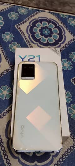Vivo Y21 (4 / 64) White color (with box and charger)