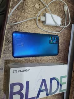 ZTE Blade V30 vita 4/128 with box charger