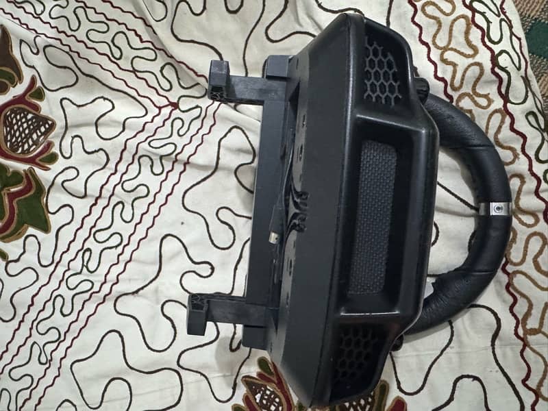 Logitech g920 with shifter almost new mint conditions with stand 11