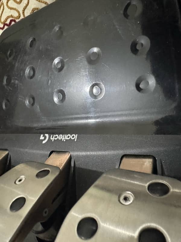 Logitech g920 with shifter almost new mint conditions with stand 13