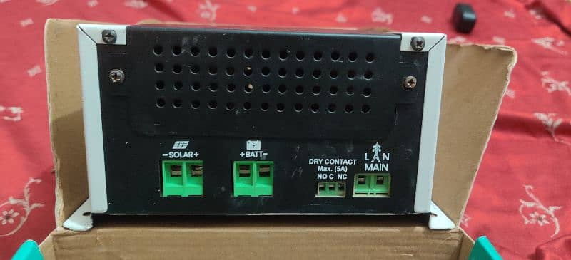 simtek Mppt 70amp charge controller 1
