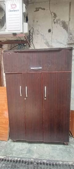 I am selling almari.