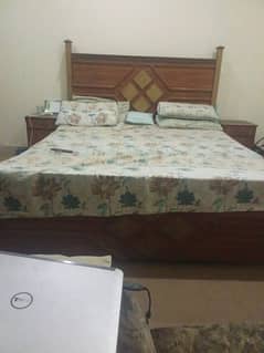 king size Bed and Dressing table