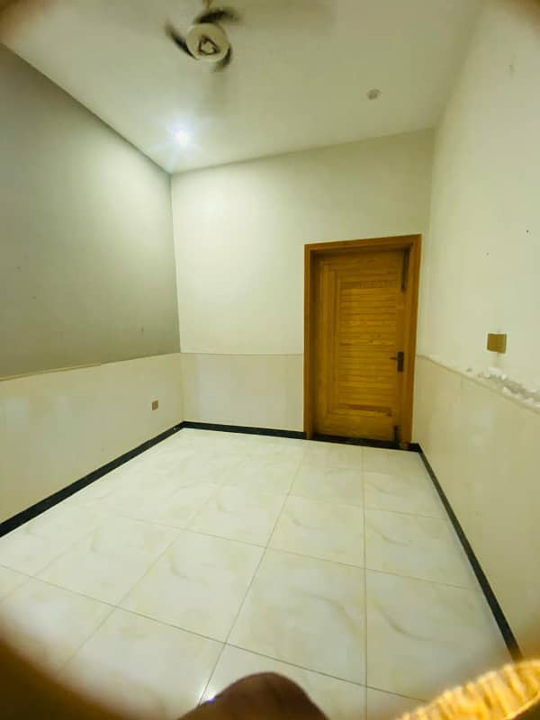 1 Kanal Upper portion with separate Gate and meters , good condition and location 2