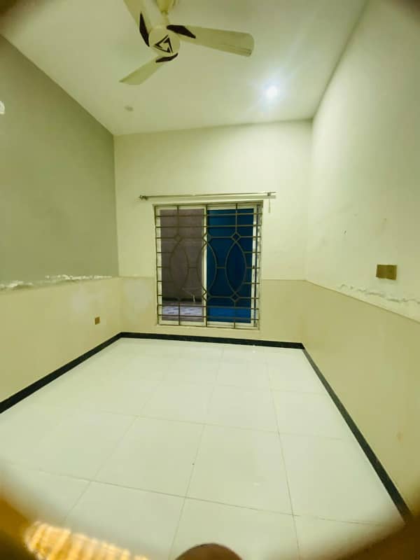 1 Kanal Upper portion with separate Gate and meters , good condition and location 3