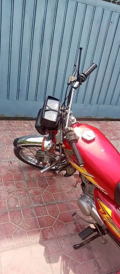 honda 125  almost brand  new