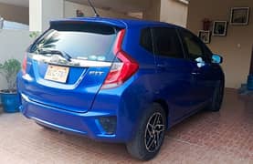 Honda Fit 2016 Hybrid first owner.