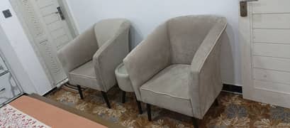 2 coffee chairs with 1 table