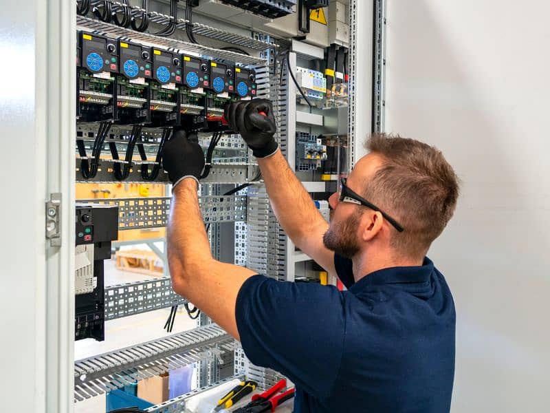 Electrician Required for Controlling Work LV MV Automation 0