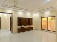Kanal Outclass 3 Bed Upper Portion In NFC Society Phase 1 Near Wapda Town