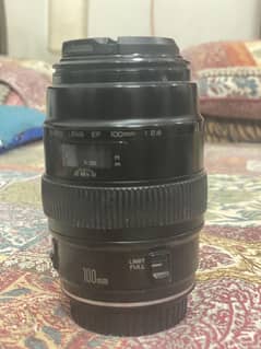 Canon macro EF lens in lush condition