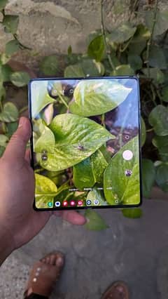 Samsung z fold 4 better s22 s23 s24 s25 ultra iPhone 14 15 pro max