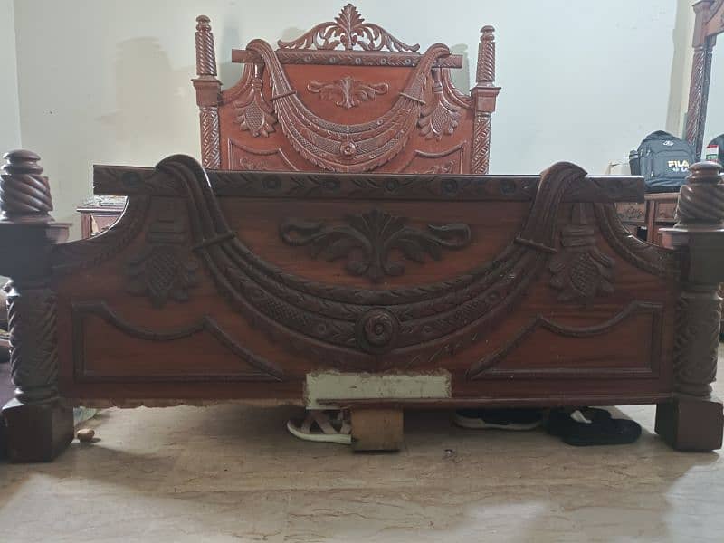 Bed with dressing and side tables 4