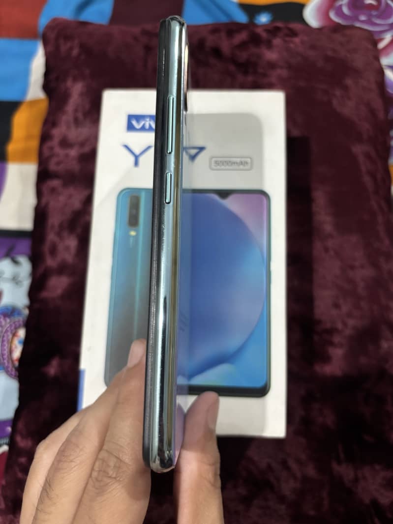 Y17 8gb ram 256 gb memory dual pta approved with box condition 10/10 2