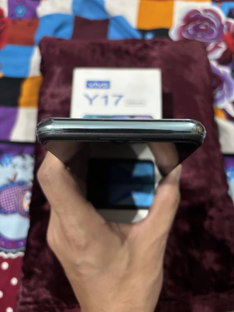 Y17 8gb ram 256 gb memory dual pta approved with box condition 10/10 4