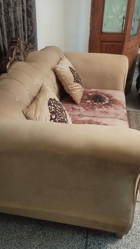 6 Seater Sofa Set, barely used, 10/10 condition 3