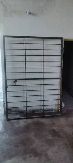 5×7 k 2 ply hn totle 10 feet or hite 7 feet ha gate lohy ka