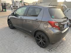 Vitz 2015 Model brand new condition.