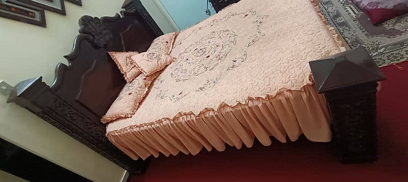 Bed with side tables and dressing table 1