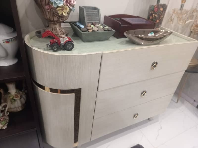 Showcase / Storage Unit / Large size Mirror 3