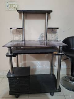 Conputer table with 1 chair