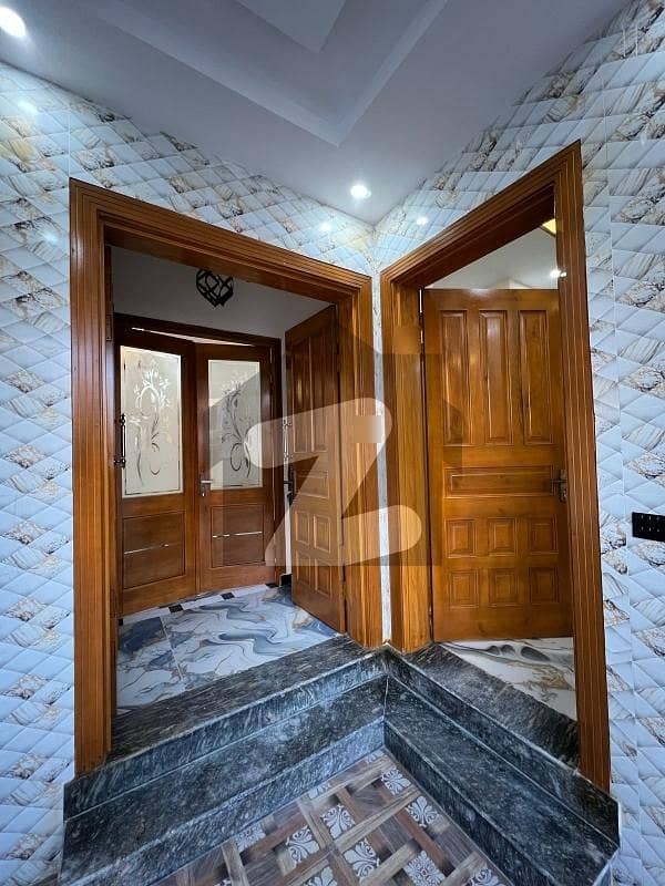 To sale You Can Find Spacious Prime Location House In Faisal Town Phase 1 - Block A 7