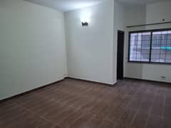 5 marla 3 bad tv lonch kitchen stor