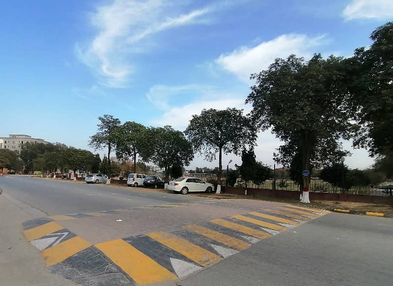 45 MARLA BEST LOCATION PLOT ON 60 FT ROAD AVAILABLE FOR SALE IN IZMIR TOWN BLOCK G 2