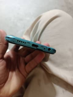 tecno spark 8c. 4/64gb