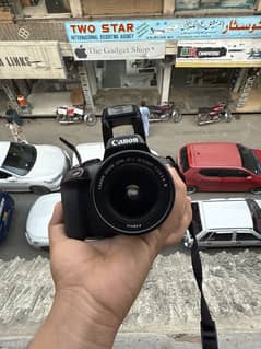 Canon D4000 Offer