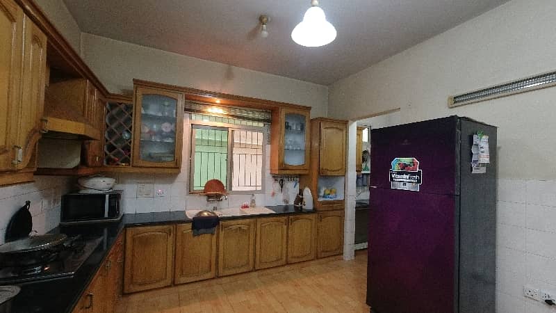 Full Furnished Prime Location 360 Square Yards House In Beautiful Location Of Gulshan-E-Iqbal - Block 13-D2 In Karachi 31