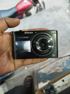 Samsung digital camera 5x zoom lens dual display
