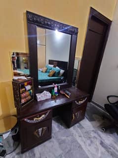 dressing table