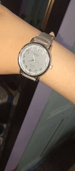 IT IS JUST USED ONLY 2 MONTH THS AND IT IS VERY EXPENSIVE WATCH