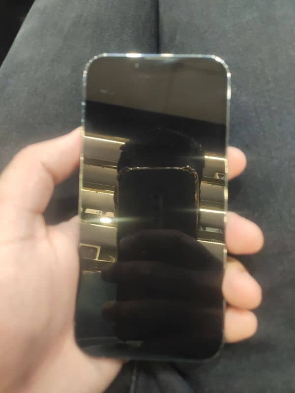 13 pro 128gb 09/10 condition 92 plus health j. v 1