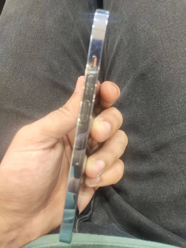 13 pro 128gb 09/10 condition 92 plus health j. v 2
